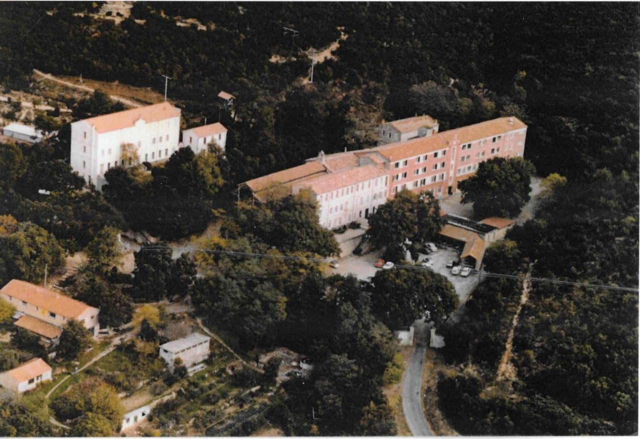 Auberge de jeunesse Prime Combe à Fontanes  Extérieur photo